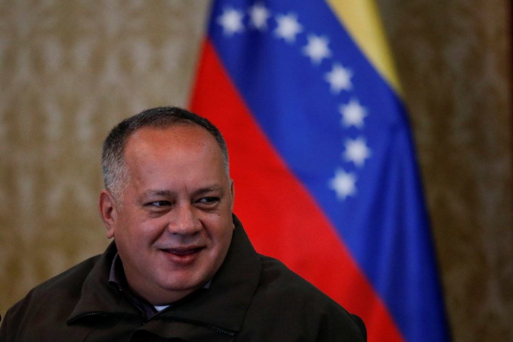 Diosdado Cabello, a senior government official, has filed a defamation lawsuit against the newspaper El Nacional.